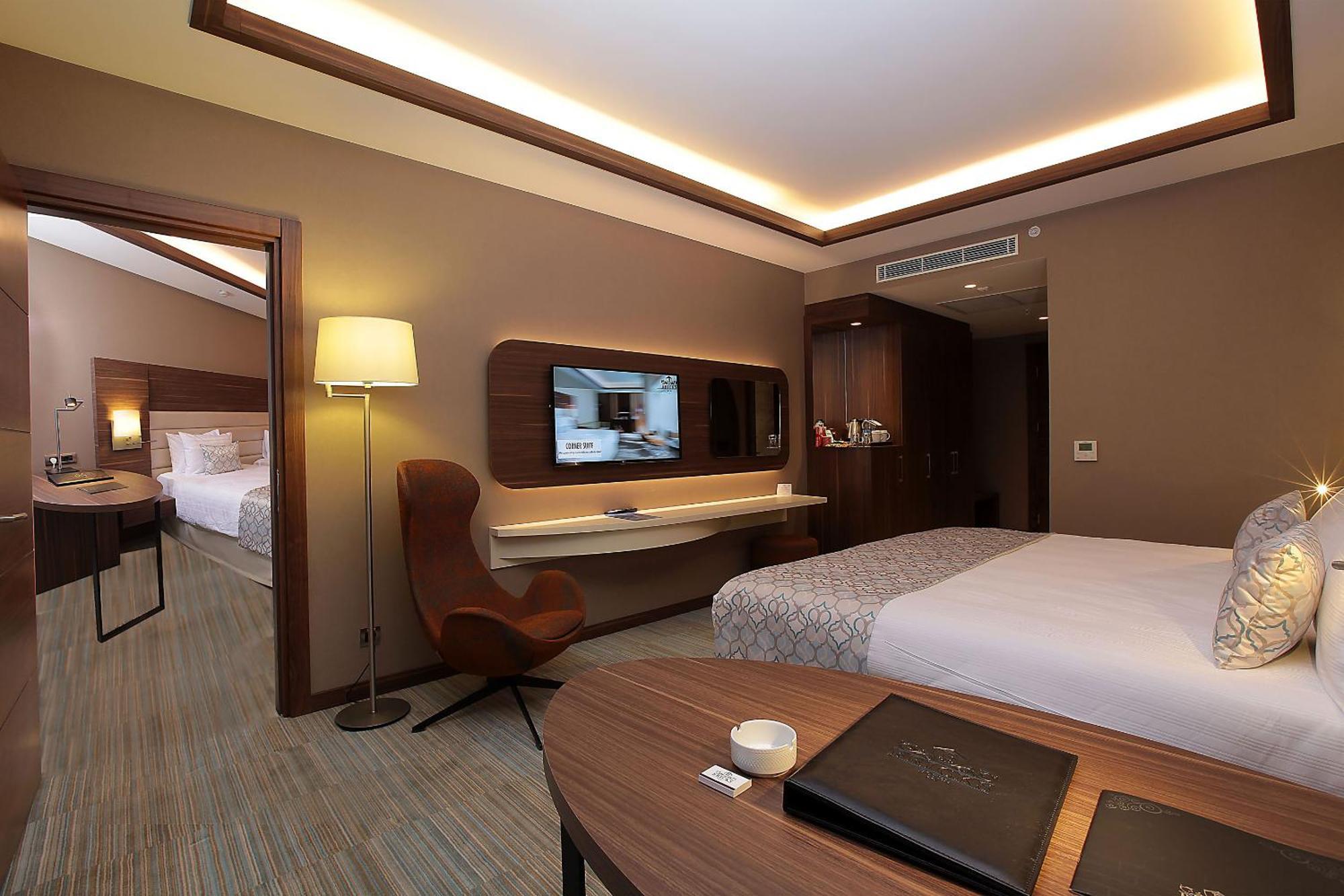 Family Suite Airport Transfer