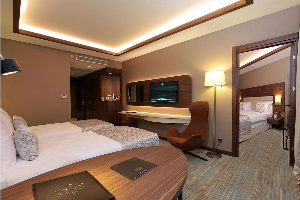 Family Suite Airport Transfer